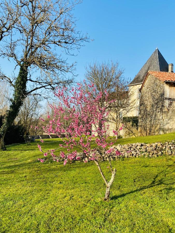 Bed and Breakfast Maison Du Roc Champagnac-de-Bélair Exterior foto